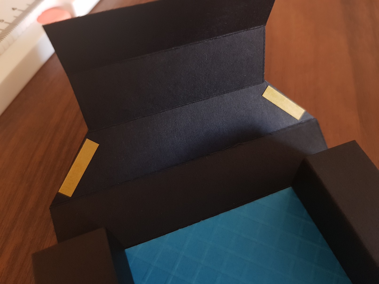shadow box base tape diagonal