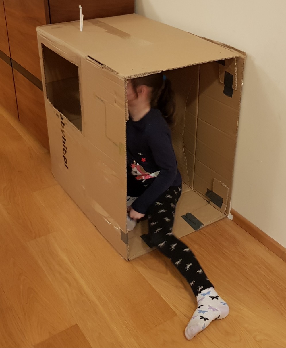 home cardboard television kid 2