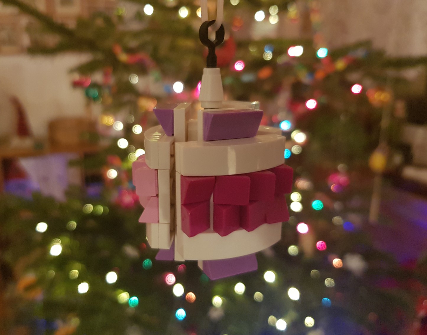 lego moc christmas baubles ornament tri frozen pink magenta 2